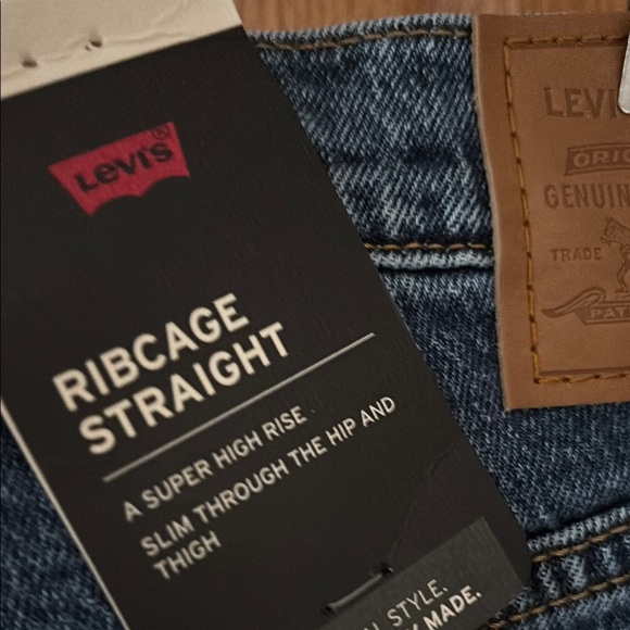 NWT Levi's Women's Ribcage Straight Leg Jeans - Deep Indigo - Picture 6 of 7